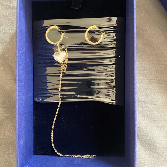 Swarovski asymmetrical earrings - Picture 6 of 6